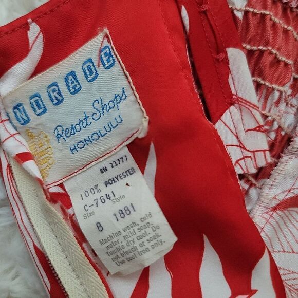 Andrade Honolulu Hawaiian Vintage 1970's Floral Red & White Spaghetti Mini Dress - Picture 5 of 6